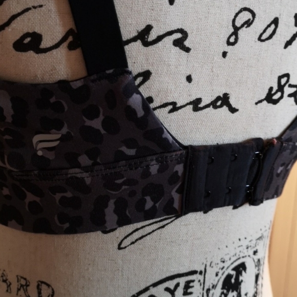 Printed Sports Bra - Picture 3 of 3